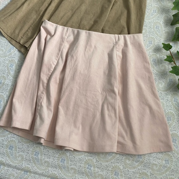 3 F21 (juniors) faux suede stretchy skater skirts, tan pink - Picture 6 of 8